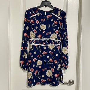 FOREVER 21 long sleeve dress.  Size M